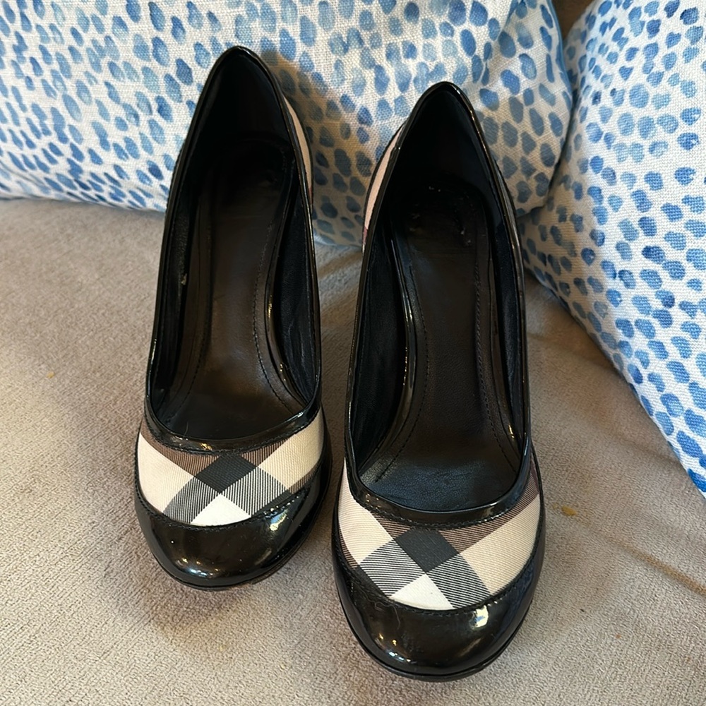 Burberry heels size 40
